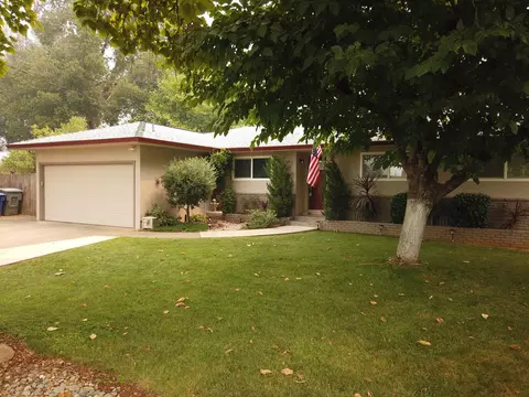 621 Dee Ct, Redding, CA 96002 photo 2