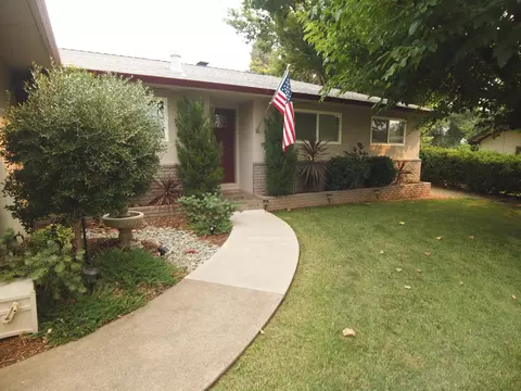 621 Dee Ct, Redding, CA 96002 photo 3
