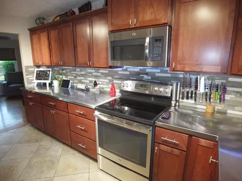 621 Dee Ct, Redding, CA 96002 photo 12