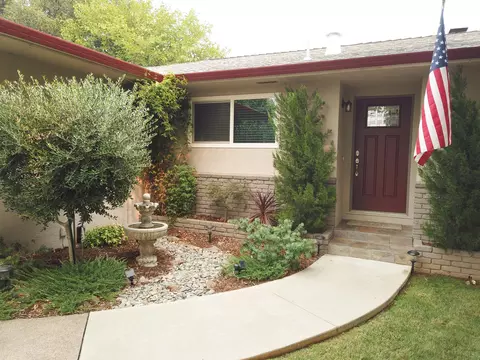 621 Dee Ct, Redding, CA 96002 photo 4
