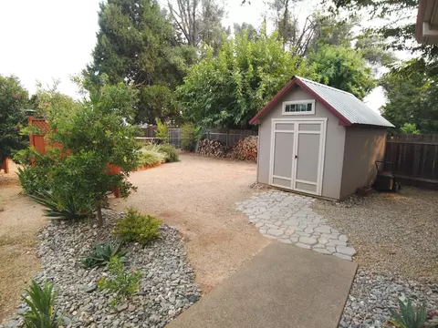 621 Dee Ct, Redding, CA 96002 photo 28