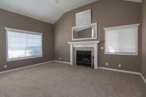 606 Brock Dr, Redding, CA 96003 photo 3