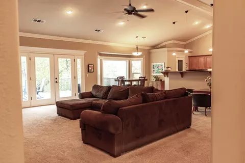 16303 Mahee St, Redding, CA 96001 photo 3
