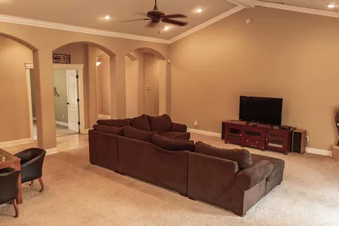 16303 Mahee St, Redding, CA 96001 photo 5