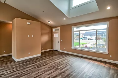 11321 Menlo Way, Redding, CA 96003 photo 5