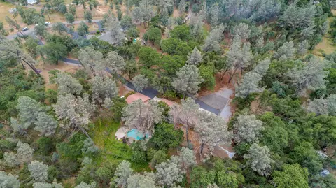 10328 October Ln, Redding, CA 96003 photo 41