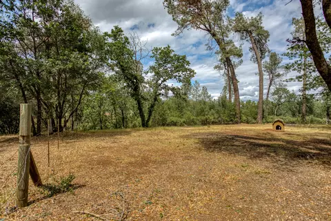 10328 October Ln, Redding, CA 96003 photo 40