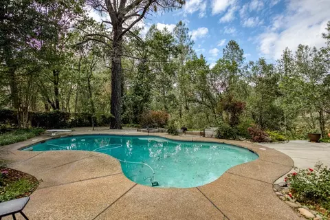 10328 October Ln, Redding, CA 96003 photo 36