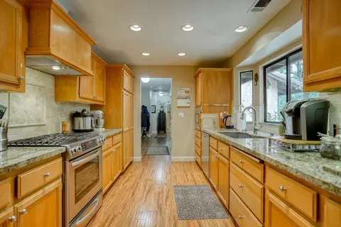 10328 October Ln, Redding, CA 96003 photo 8