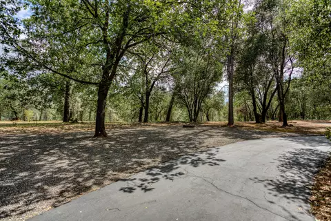 10328 October Ln, Redding, CA 96003 photo 7
