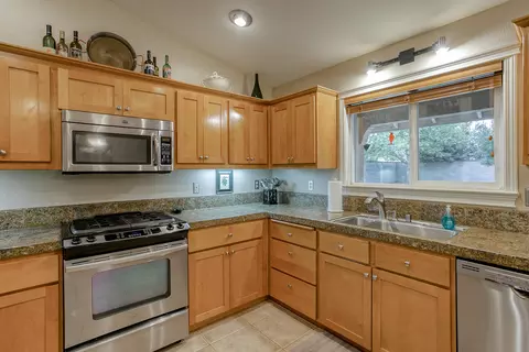 19414 Hollow Ln, Redding, CA 96003 photo 16
