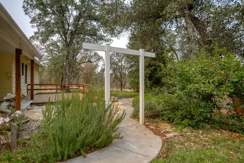 12930 Old Oregon Trl, Redding, CA 96003 photo 55