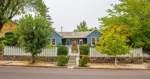1204 Walnut Ave, Redding, CA 96001 photo 3