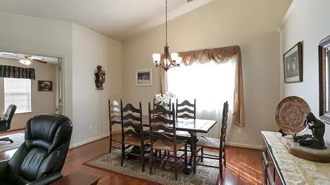372 Bountiful Path, Redding, CA 96003 photo 5