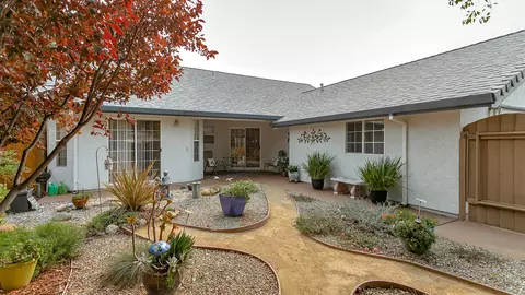 372 Bountiful Path, Redding, CA 96003 photo 18