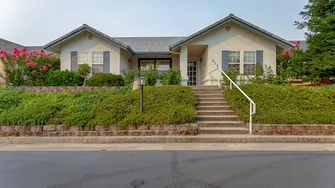 372 Bountiful Path, Redding, CA 96003 photo 1