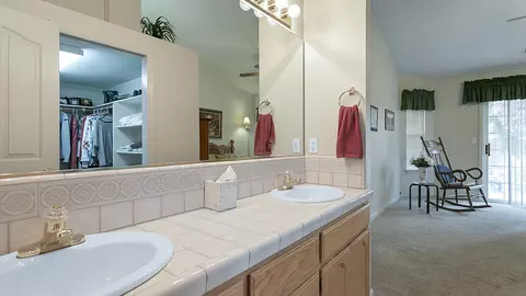 372 Bountiful Path, Redding, CA 96003 photo 9