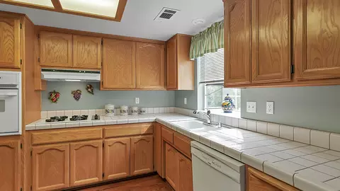 372 Bountiful Path, Redding, CA 96003 photo 6