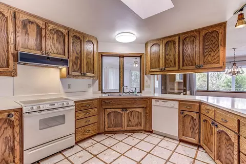 589 Teakwood Dr, Redding, CA 96003 photo 14
