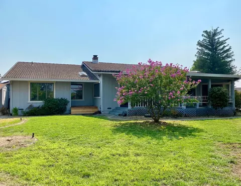 589 Teakwood Dr, Redding, CA 96003 photo 5