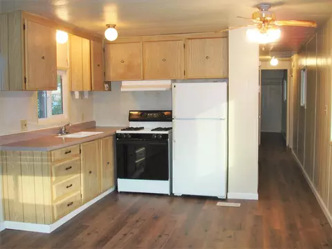 895 Shawnee Trl, Redding, CA 96003 photo 4