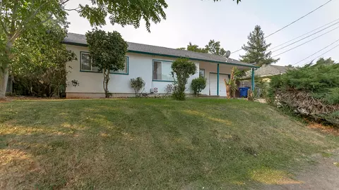 1104 Third St, Redding, CA 96002 photo 4