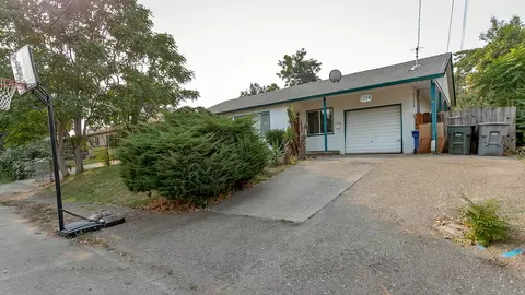 1104 Third St, Redding, CA 96002 photo 6