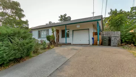 1104 Third St, Redding, CA 96002 photo 2