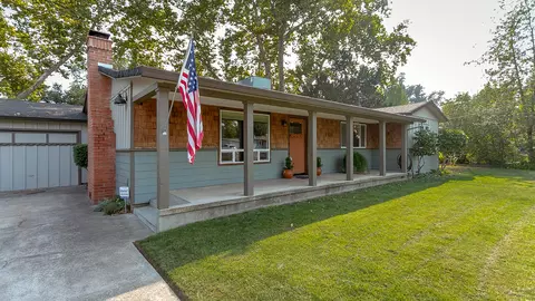 2671 Sacramento Dr, Redding, CA 96001 photo 2