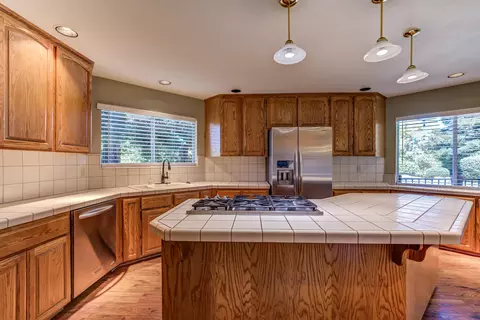 256 Kingsview Ct, Redding, CA 96003 photo 12