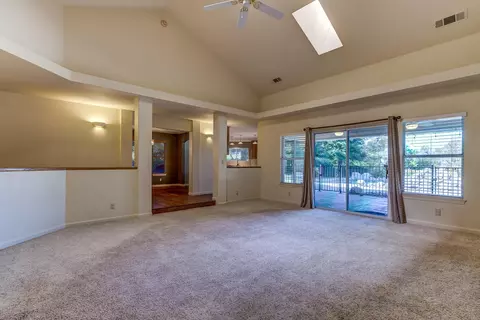 256 Kingsview Ct, Redding, CA 96003 photo 9