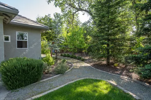 13198 Tierra Heights Rd, Redding, CA 96003 photo 67