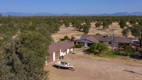 21349 Gilbert Dr, Redding, CA 96002 photo 9