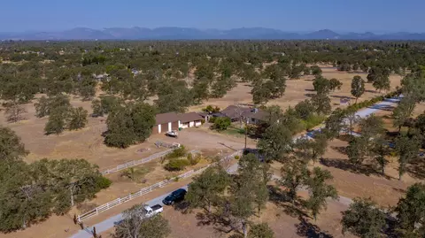 21349 Gilbert Dr, Redding, CA 96002 photo 10
