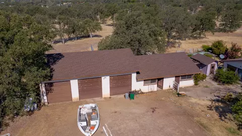 21349 Gilbert Dr, Redding, CA 96002 photo 2