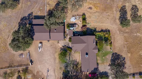 21349 Gilbert Dr, Redding, CA 96002 photo 3