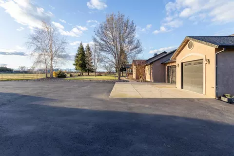 22075 Concept Way, Anderson, CA 96007 photo 3