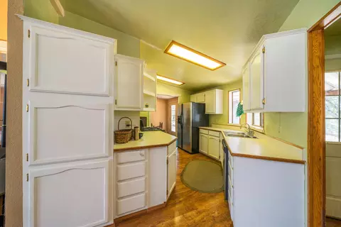 21106 Stepheno Ln, Redding, CA 96003 photo 4