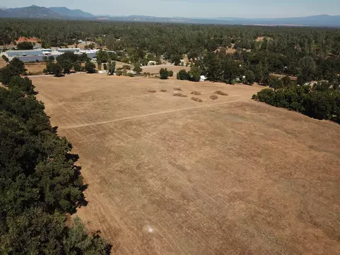 10144 Salmon Creek Rd, Redding, CA 96003 photo 9