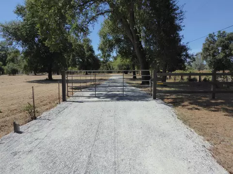 10144 Salmon Creek Rd, Redding, CA 96003 photo 17