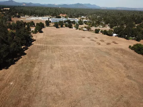 10144 Salmon Creek Rd, Redding, CA 96003 photo 10