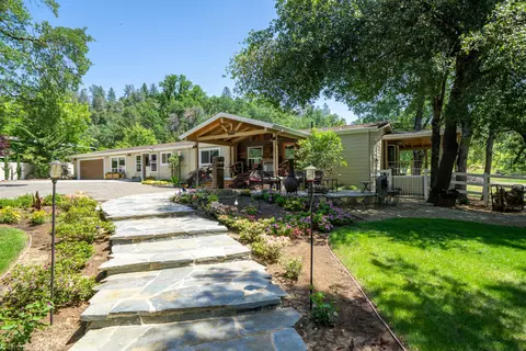 20000 Broken Spoke Ln, Redding, CA 96003 photo 2