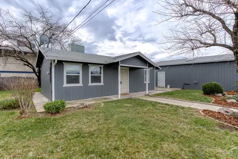 591 Markwood Dr, Redding, CA 96002 photo 2