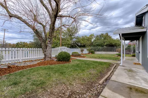591 Markwood Dr, Redding, CA 96002 photo 8