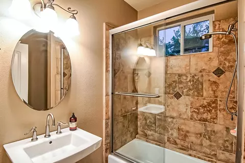 1501 Brinn Dr, Redding, CA 96001 photo 13