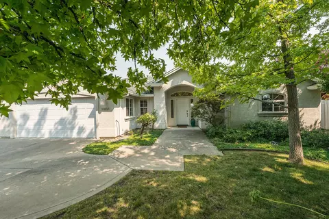3503 Wasatch Dr, Redding, CA 96001 photo 2