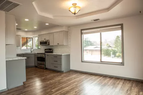 4635 Castle Ct, Redding, CA 96001 photo 8