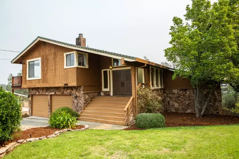 4635 Castle Ct, Redding, CA 96001 photo 1