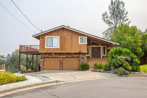 4635 Castle Ct, Redding, CA 96001 photo 3