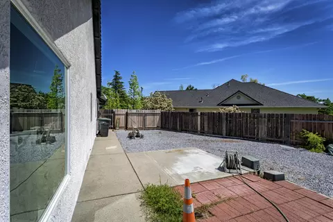 930 Hillsdale Ct, Redding, CA 96003 photo 25